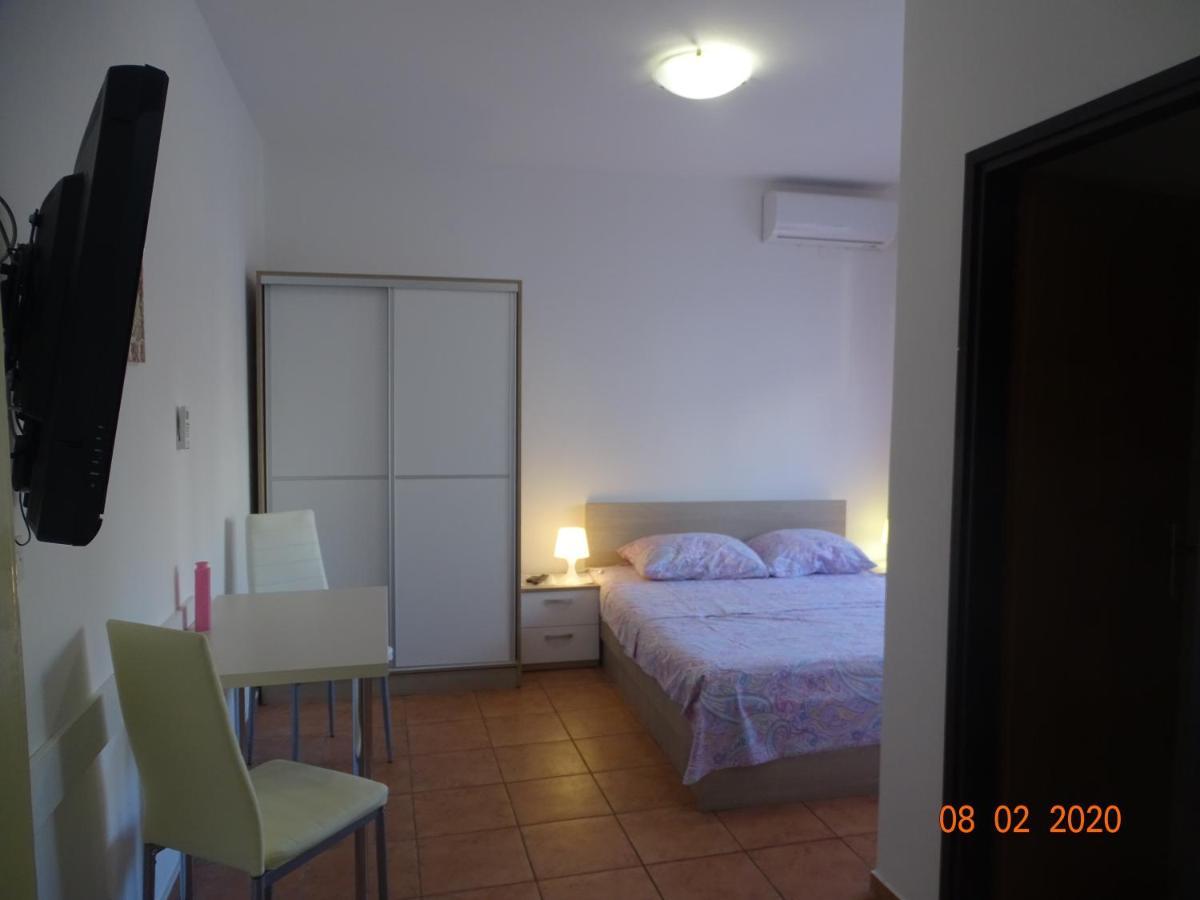 Apartments Antea & Magdalena Pirovac Ngoại thất bức ảnh